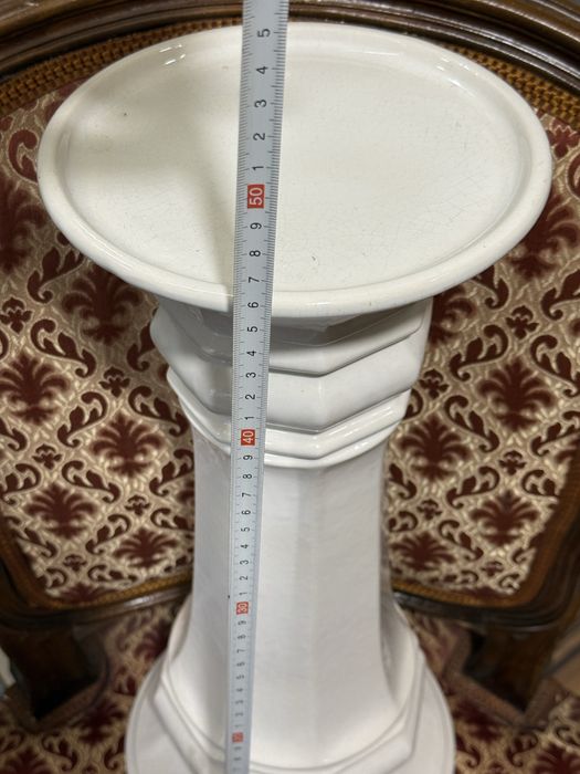 голяма порцеланова колона постамент