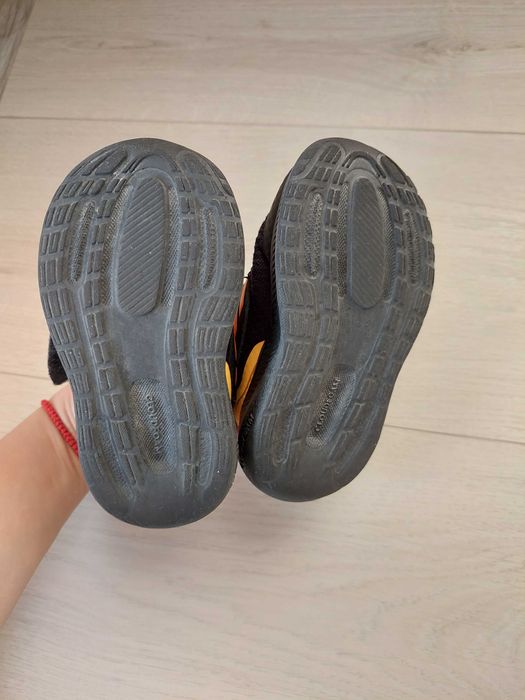 Маратонки Adidas 22 номер