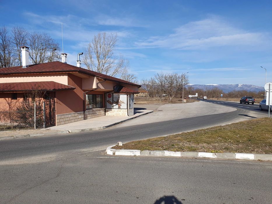 Работещо крайпътно заведение-ресторант, след осн.ремонт