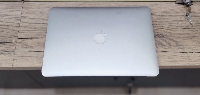 MacBook air 13 …
