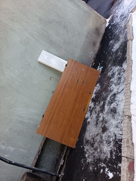 Металлический дверь