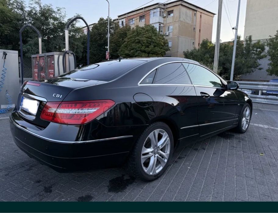 MERCEDES-BENZ E-Class 2011