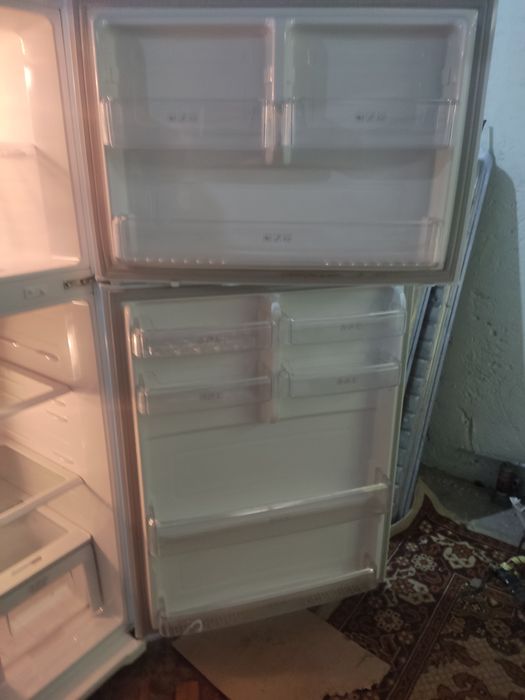 Продам холодильнек
