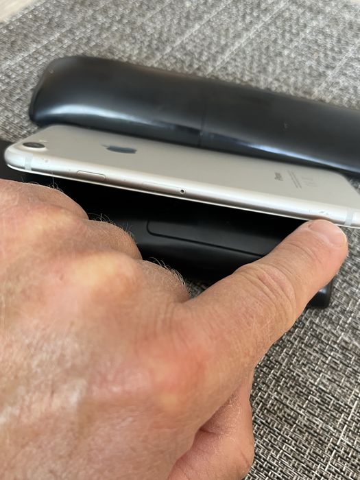 iPhone 7,Silver, 32 GB