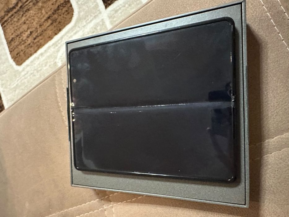 Продам samsung Z fold 3