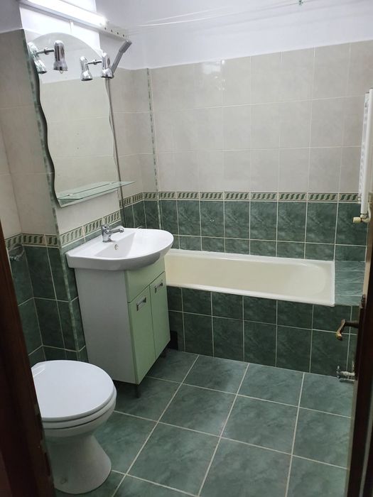 Inchiriez apartament 2 camere, Et.3, Zona Sens