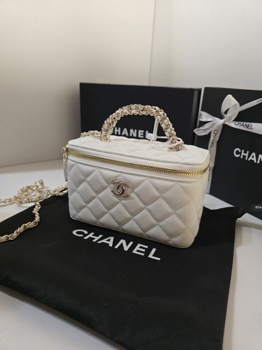 Налична чанта Chanel Vanity Case