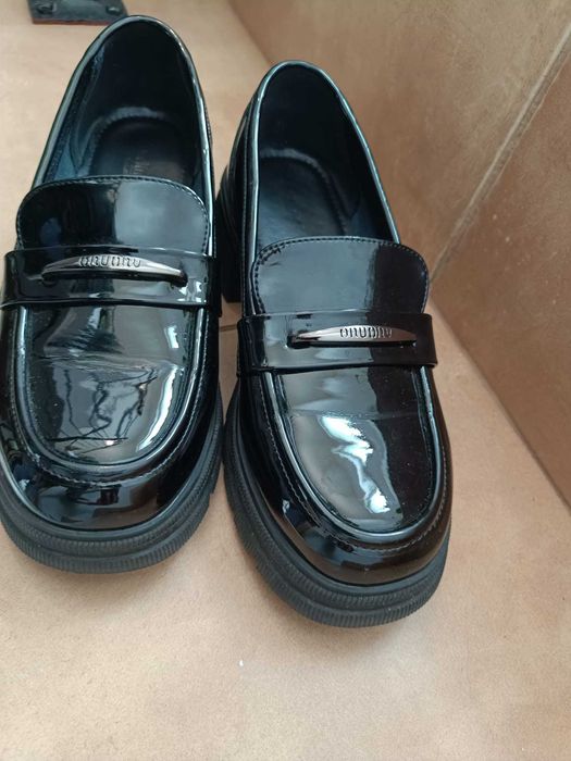 Vand pantofi dama firma Berliner, ca noi