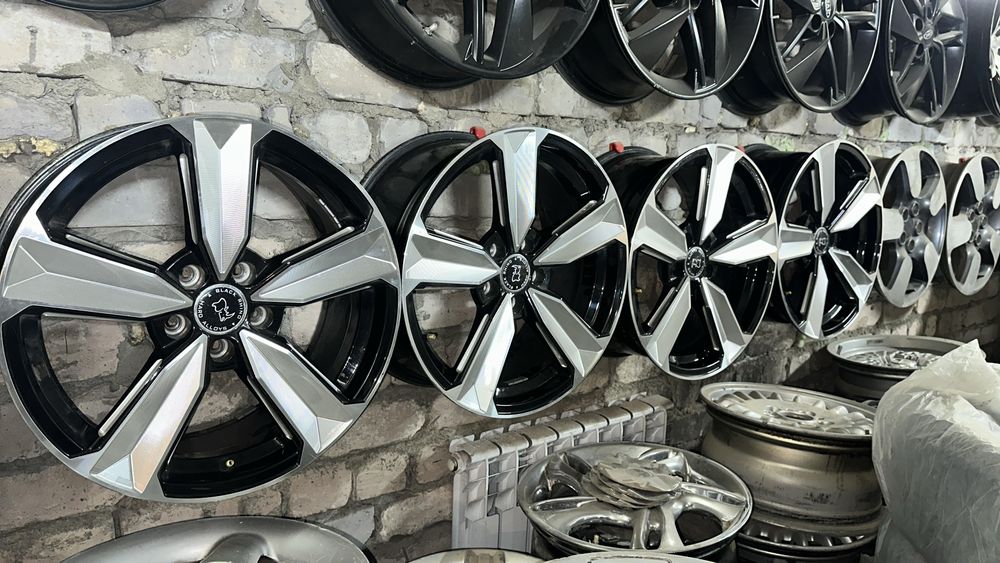 R18 PCD 5*112 Комплект легкосплавных дисков