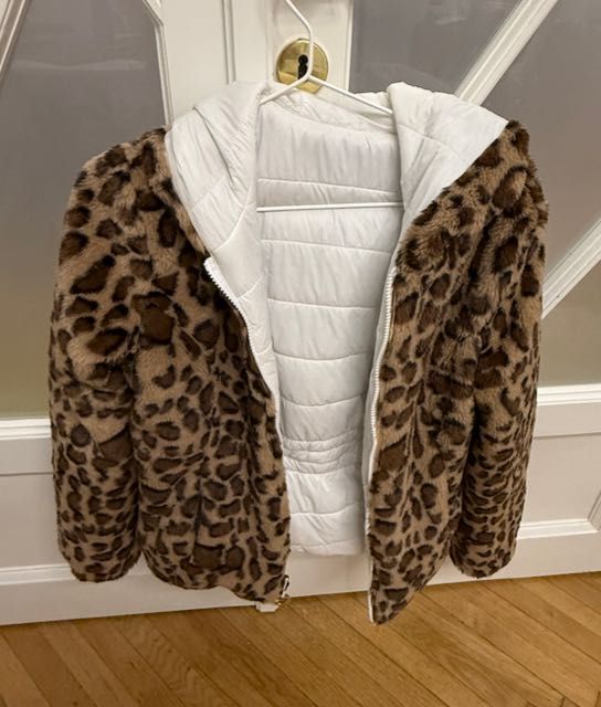 Lynne - Jacheta cu doua fete alba si animal print, cu gluga