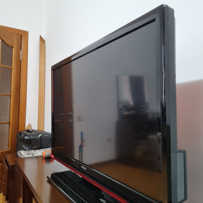 Продаю два телевизора (б/у) Sony и Hitachi