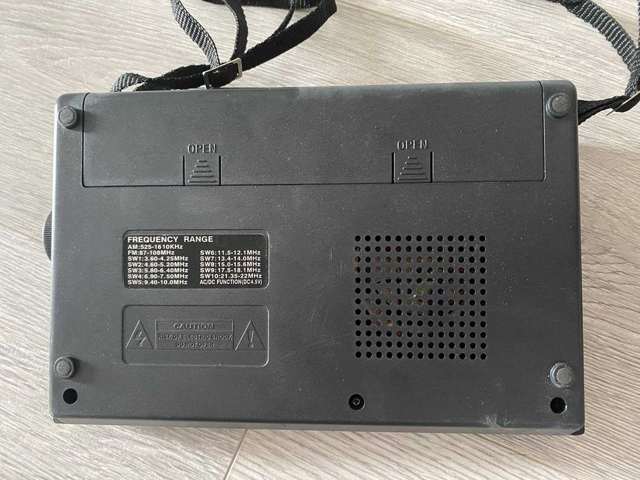 Radio portabil NAKIVA R-6280 World Receiver, 12 benzi, ideal pescuit, retro