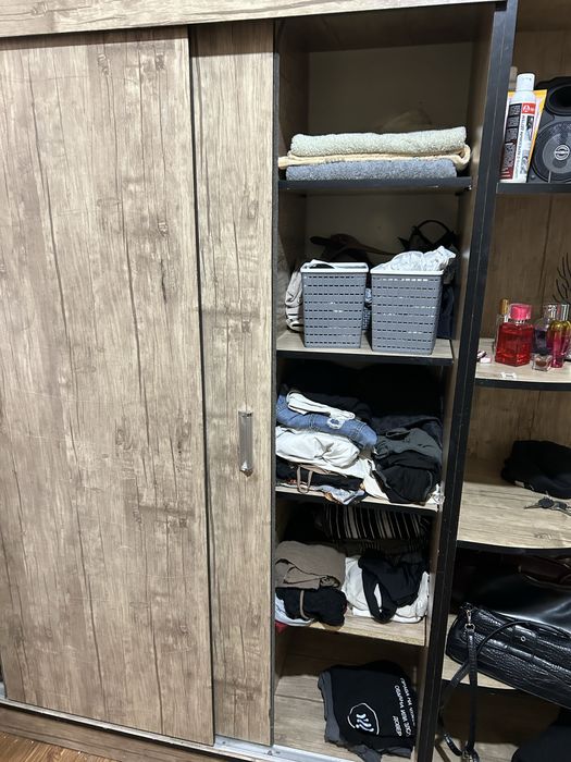 Шифоньер продам срочно! В сяази с покупкой нового