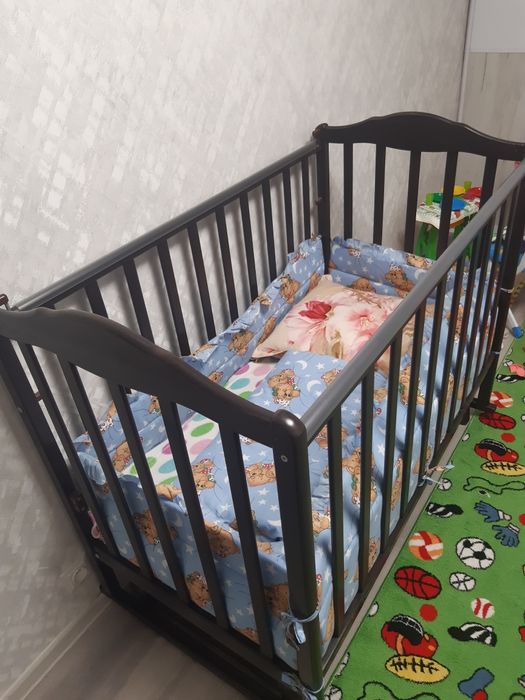 Продам детскую кроватку