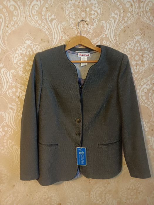 Продавам  дамско сако