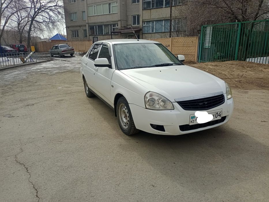 Приора хэтчбек 2012 года