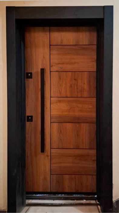 Входна врата с метална каса-Izi