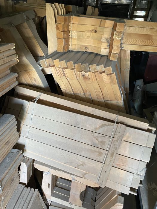 Деревянный стол и стулья комплект