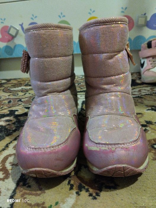 Продам детскую обувь