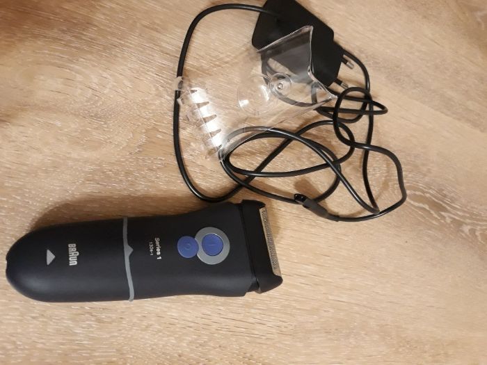 Електрическа самобръсначка Braun 130S 2in1