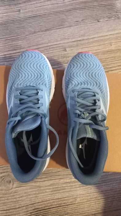 Нови маратонки Mizuno