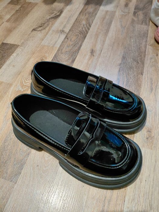 Продам туфли черные