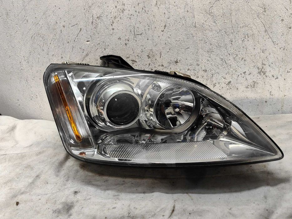 Оригинален Фар Форд  Ford C-Max Xenon