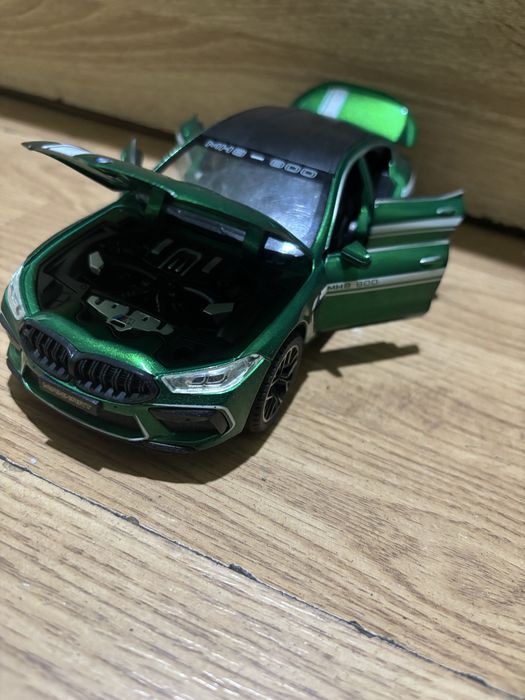 Продавам количка 1:24