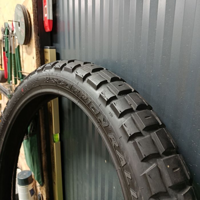 Pirelli scorpion 17" / 21"