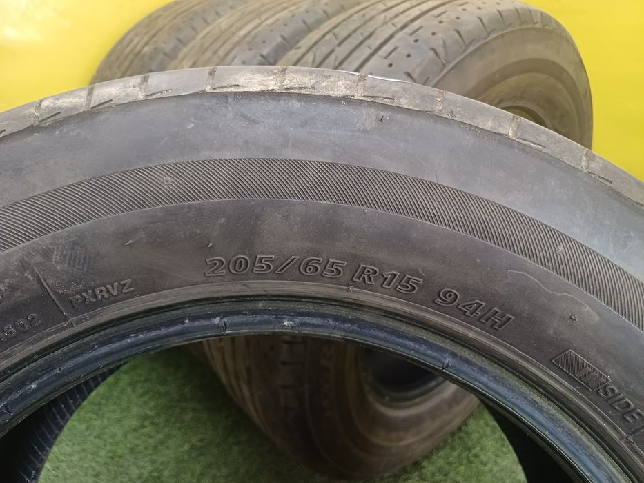 Шины 205/65 R15 Bridgestone комплект.
