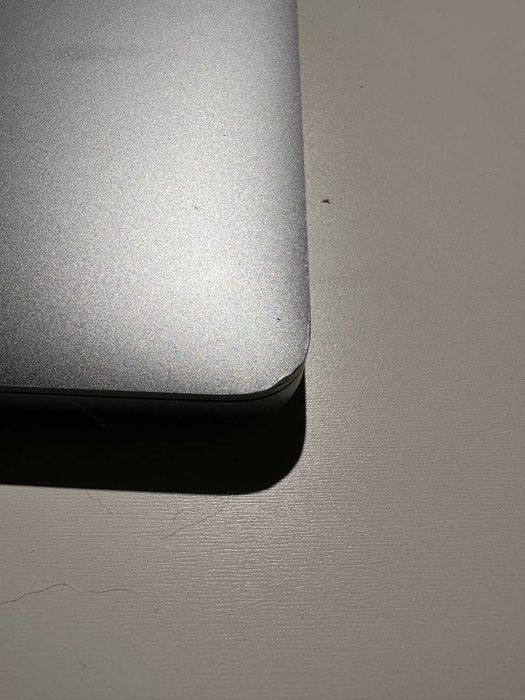 MacBook pro 2017 (model A1708)