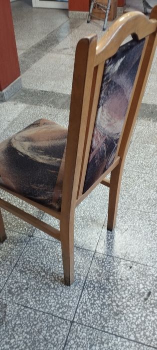 Дървени трапезни столове