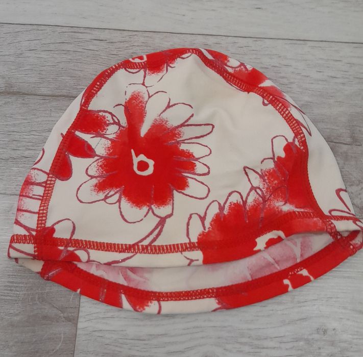 Предметы для плавания и очки.