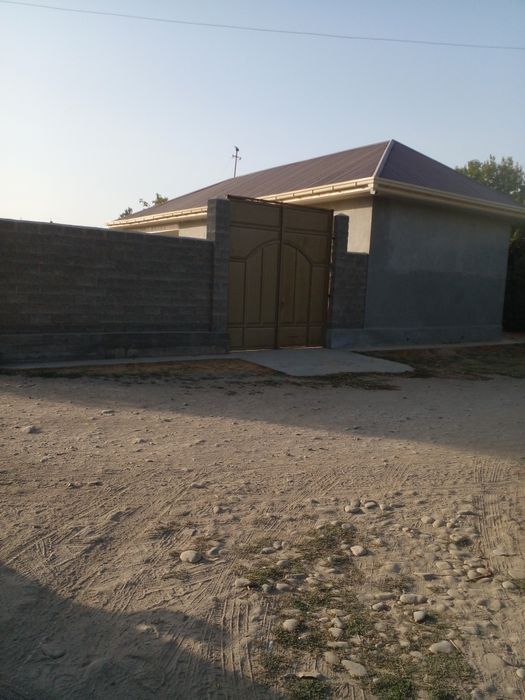 Uy sotiladi jomboy rayon yangihayot mahalasi 10 sutixli katej 4 xona