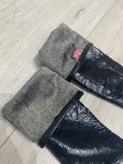 Лаковые женские перчатки