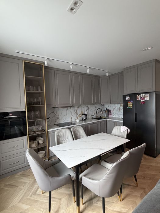 Продам кухонный гарнитур в отличном состоянии