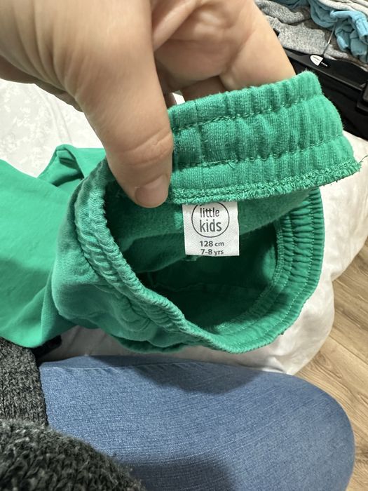 Pantalonii de joaca 128/134