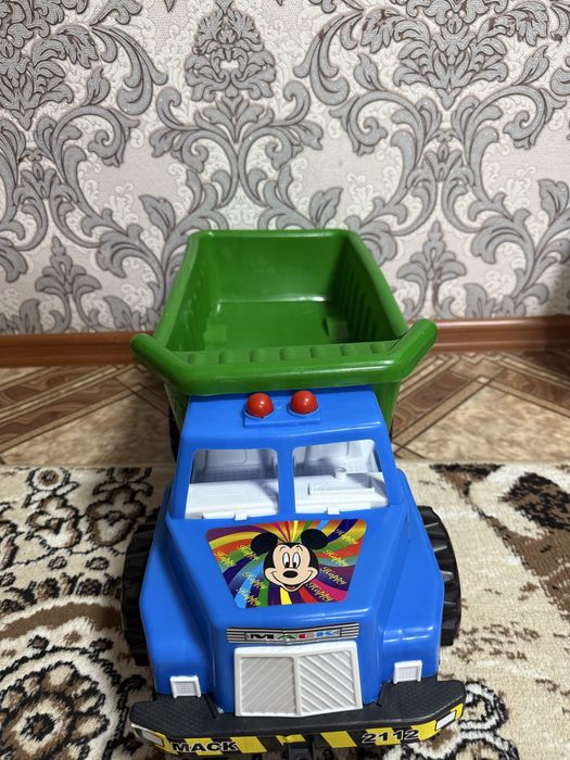 Продам детскую машинку