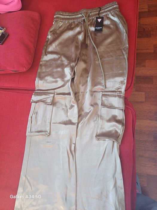 Сатенен карго панталон GUESS размер S
