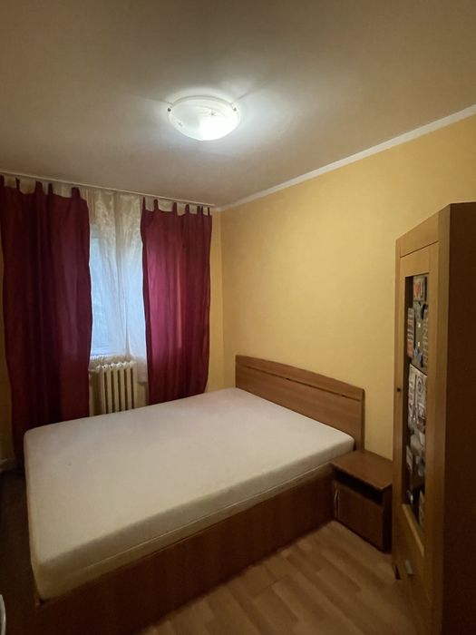 Vand apartament 3 camere-zona Cismelei