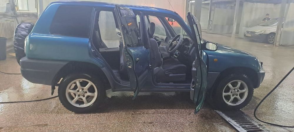 Продам!  Раф 4 .