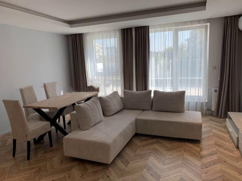 Дава се под наем Двустаен апартамент в София, Лозенец - 71 кв.м за 797.64 € - Снимка #1