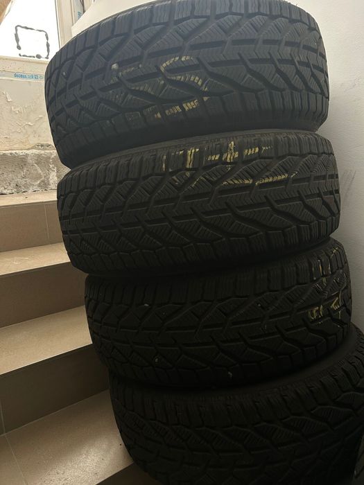Anvelope 215/50/17