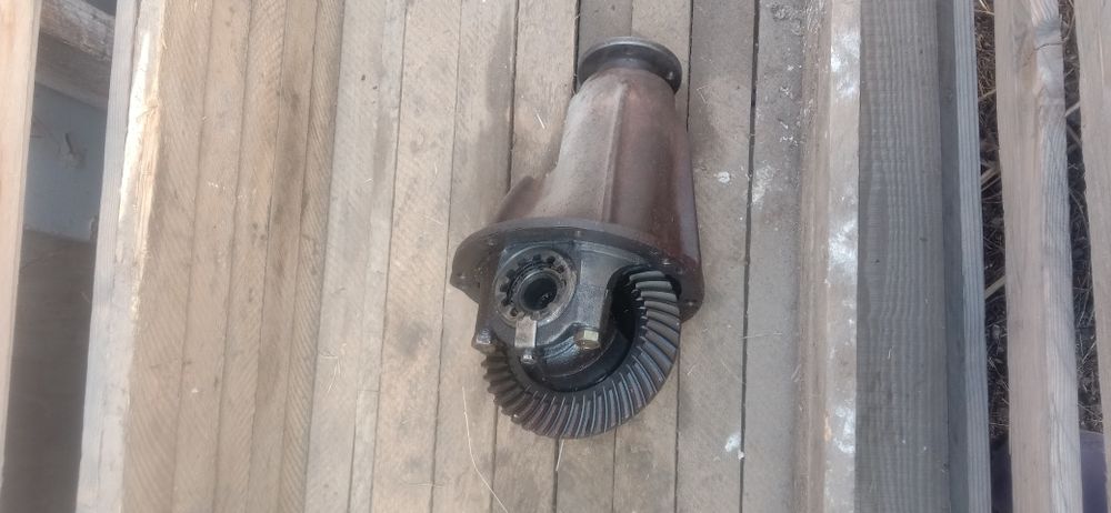 Продам редуктор и бензабак