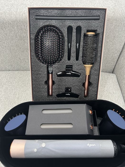 Дайсон в подарок набор расчески