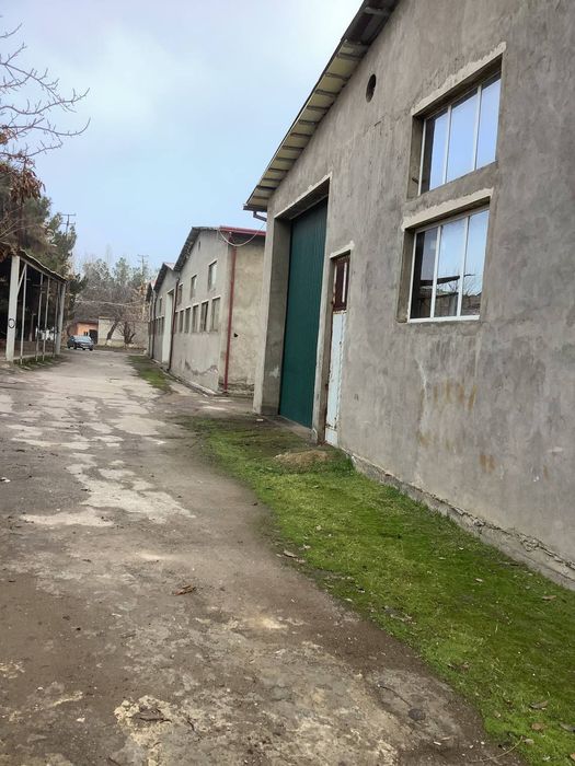 Производственная база с общей площадью 1.05 гектара.