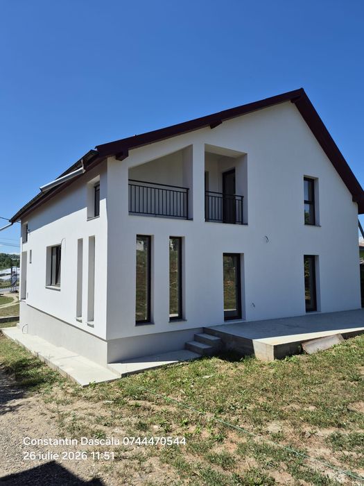 Vând casă P+M în Hudum BOTOSANI, lângă peco Cristal, cu acces privat de pe drumul principal.