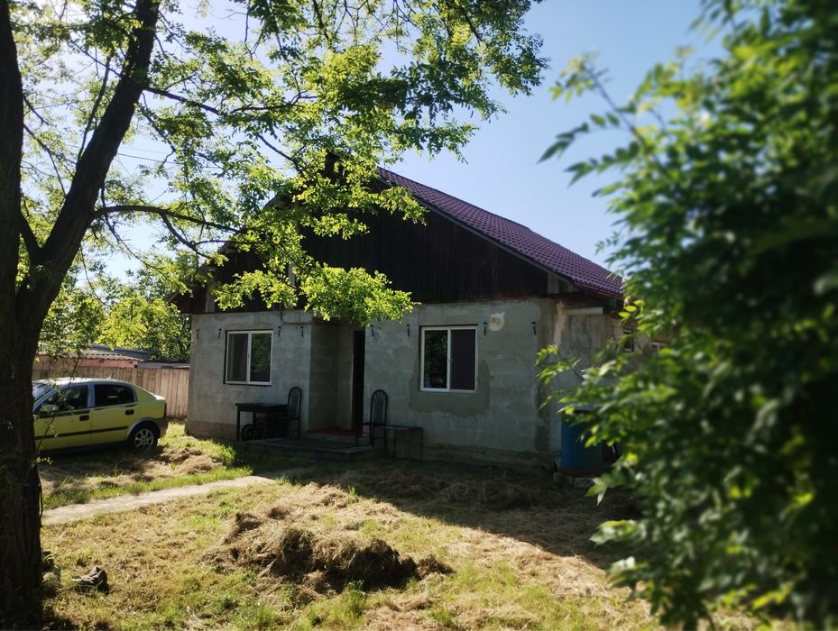 Casă de vânzare pe malul Prutului – Moreni, Iași | Teren 960 mp | Zonă liniștită