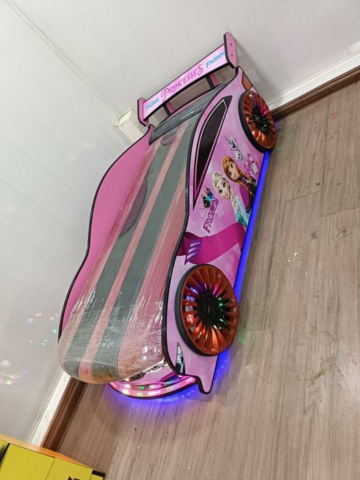 Детсая кровать машина