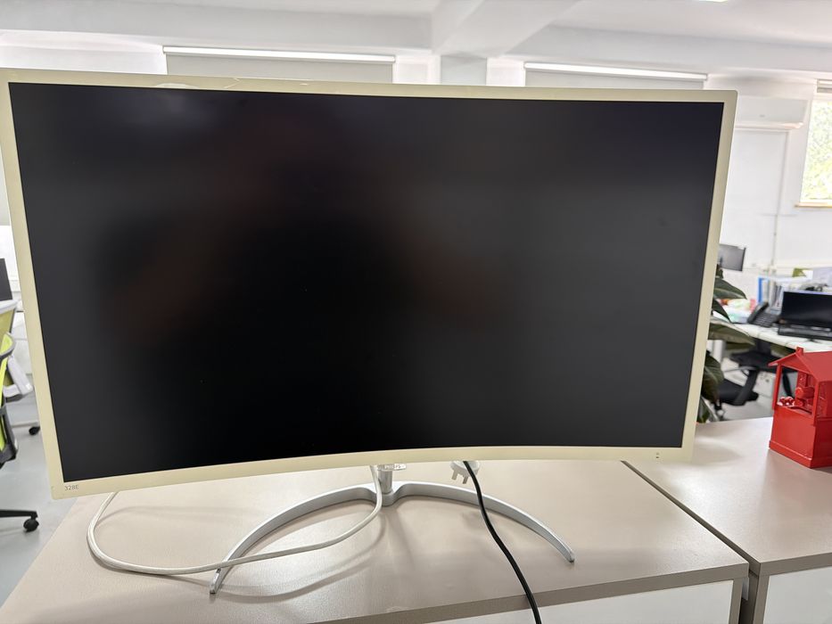 Монитор Philips 32 диагональ